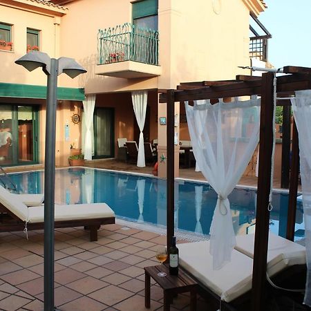 4-Seasons Pool Villa Near Meteora Трикала Экстерьер фото